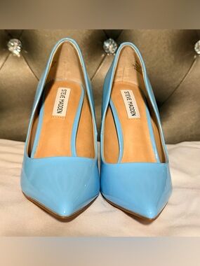 New! Steve Madden Glossy Sky Blue Pointed-Toe Pumps